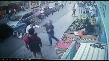 (Özel) - Kadıköy’De Bıçaklı Dehşet  Kamerada
