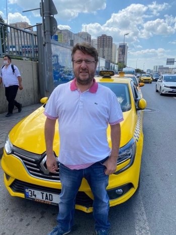 (Özel) İstanbul’Da Taksiciden Örnek Davranış
