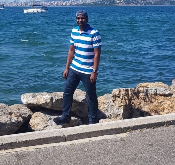 11 Bin Kilometre Öteden Geldiği Türkiye’De Üniversiteyi Birincilikle Bitirdi
