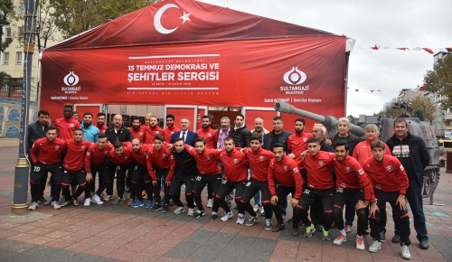 15 Temmuz Demokrasi Şehitleri Sergisini ziyaret ettiler