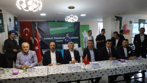 Ahmet Davutoğlu Sultangazi’de Kanaat Önderleriyle Buluştu