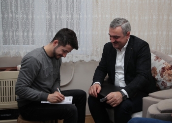 Ak Parti İstanbul’Dan 100 Bin Yeni Üye Ve Online Üyelik Hamlesi
