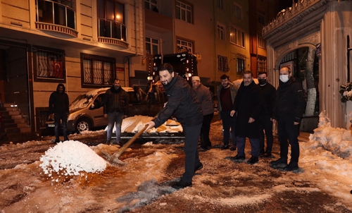 ANA CADDE VE ARA YOLLAR KARDAN TEMİZLENDİ