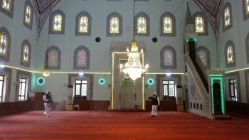 Ataşehir’De Camilerde Dezenfeksiyon Ve Temizlik Seferberliği
