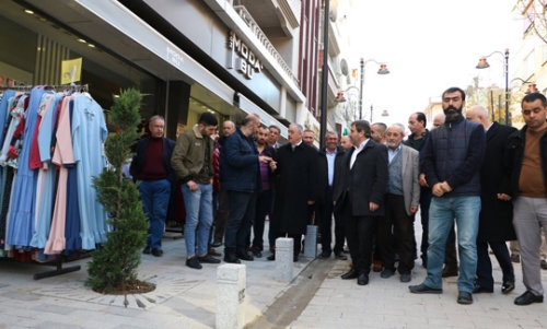 Başkan Remzi Aydın'dan Özlem Çarşısı esnafıyla toplantı