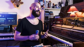 Çağrı Sertel 60 Saniyede Müziğin Sınırlarını Zorladı
