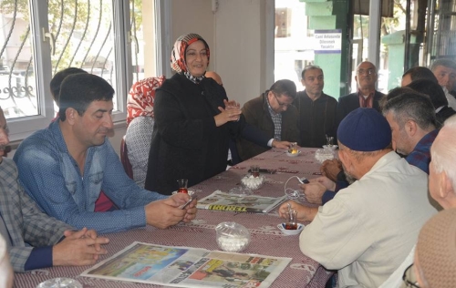 Cuma namazı sonrası cemaatle sohbet etti