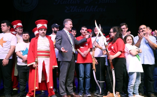 Dünya Engelliler Günü`nde Özel Öğrenciler Becerileriyle Göz Doldurdu