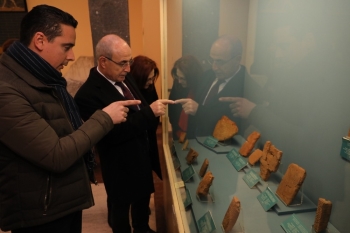 Dünya Sevgi Günü’Nde En Eski Aşk Şiirinin Sergilendiği Müzeyi Gezdiler
