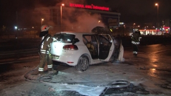 E5’Te Makas Atarak Kaza Yapan Otomobil Alev Alev Yandı:1 Yaralı
