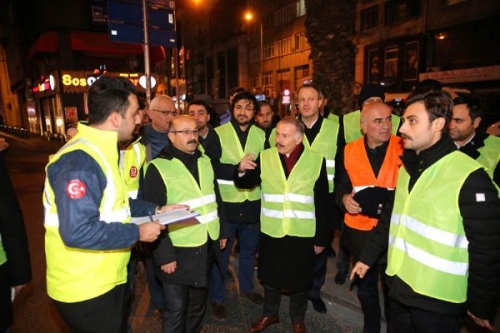 EKİPLER GECE MESAİSİNDE