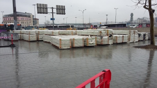 Eminönü Meydanı İçler-acısı Durumda