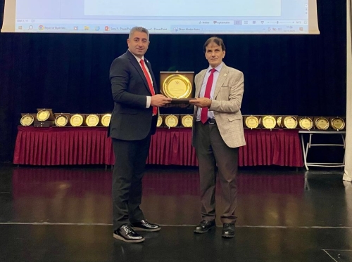 ERZURUM ŞENKAYA VE KÖY DERNEKLERİ FEDERASYONU BAŞKANI OSMAN ŞEKER’E TRABZON’DA ANLAMLI ÖDÜL