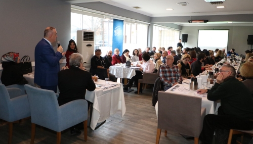 Eyüpsultan'daki kadın kuaförleriyle toplantı