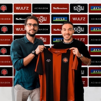 Fatih Karagümrük, Mevlüt Erdinç’İ Kadrosuna Kattı
