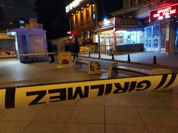 Fatih’Te Silahlı Kavga: Önce Arkadaşını Sonra Kendini Vurdu
