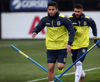 Fenerbahçe Derbi İçin Kampa Girdi
