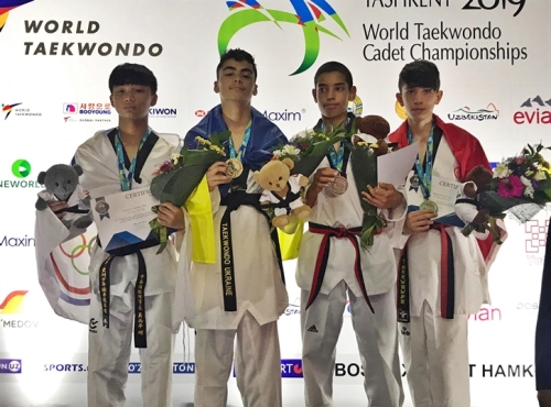 HAKAN KAYA DÜNYA 3.'SÜ OLDU