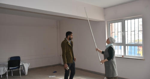 HAYIRSEVER VATANDAŞIN BAĞIŞIYLA OKUL TADİLATI 