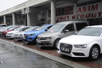 İkinci El Otomobil Fiyatları Düşüyor, Fakat Alıcı Yok
