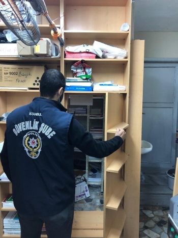 İstanbul’Da Korsan Kitap Operasyonu
