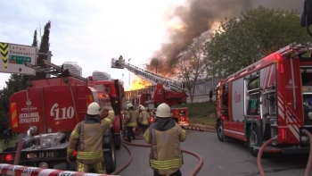 İstoç Geri Dönüşüm Tesisinde Yangın Çıktı
