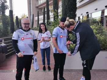 Karakartallılar, Beşiktaş’I Antalya Kampında Ziyaret Etti
