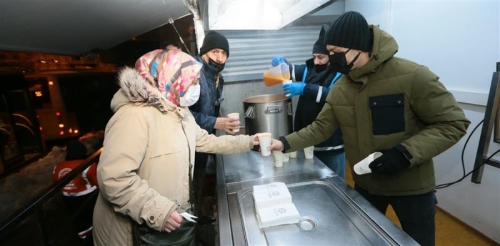 Karda İşe Giden Gaziosmanpaşalılara Sıcak Çorba İkramı