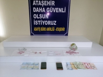 Kümeste Uyuşturucu Saklayan Şahıslar Yakayı Ele Verdi
