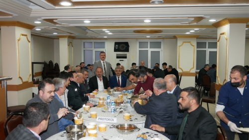 MHP Meclis Üyesi Yaşar Koçyiğit, Bin Kişilik İftar Verdi