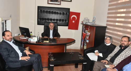 Muhtarlar Derneği Başkanı Zeki Yıldız’ı makamında ziyaret etti