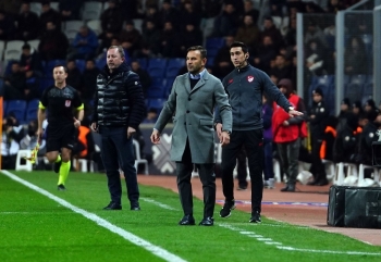 Okan Buruk, Sergen Yalçın’A Karşı İlk Galibiyetini Aldı
