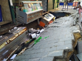 Ortaköy’Deki Göçükte Dükkanı Boşaltan Esnaf: “Tam Sezon Açıldı, Böyle Üzücü Bir Olay Gerçekleşti”
