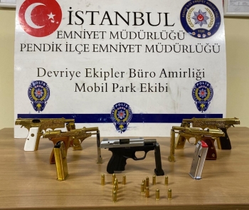 Pendik’Te Ruhsatsız Tabanca Taşıyan Şahıslar Polisin Takibiyle Yakalandı
