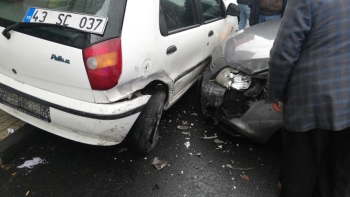 Şişli’De Epilepsi Krizi Geçiren Sürücü 4 Araca Çarptı

