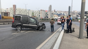 Sokağa Çıkma Kısıtlamasında Kaza Yapan Gençlere Araç Sahibi Babadan İkinci Şoke
