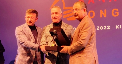 Sultangazi Belediyesi, Yılın En İyi Kültür ve Sanat Sezonu Ödülünü Aldı