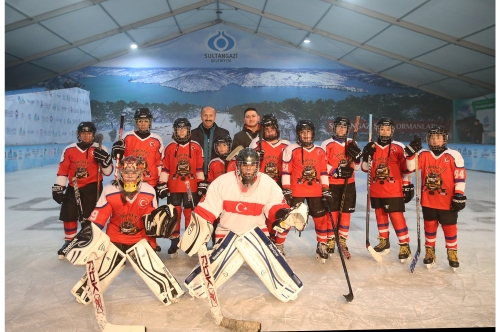 Sultangazi'de Buz Pateni Başladı