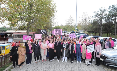 Sultangazi'de Kadınlardan Farkındalık Yürüyüşü