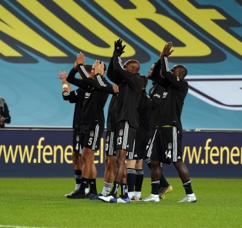 Süper Lig: Fenerbahçe: 0 - Beşiktaş: 1 (Maç Devam Ediyor)
