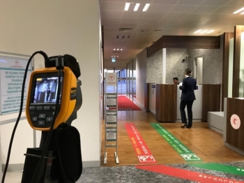 Türkiye’Deki Tüm Havalimanları  Korona Virüs Karşı Dezenfekte Ediliyor
