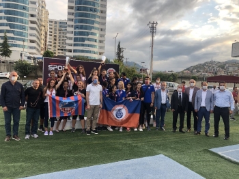 Yeni Kurulan İbbsk Kadın Atletizm Takımı Şampiyon Oldu
