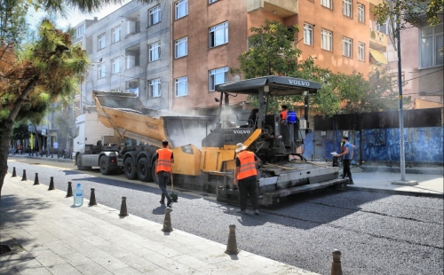 Yol ve kaldırımlar yenileniyor, ulaşım kolaylaşıyor