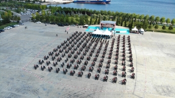 Yunuslara Motosiklet Takviyesi
