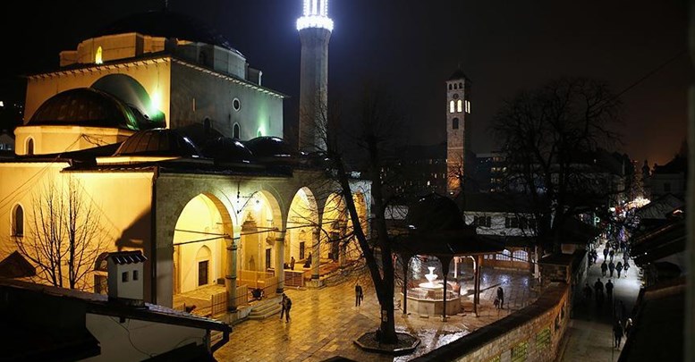 'Gazi Hüsrev Bey, dünyada elektriği ilk kullanan cami'