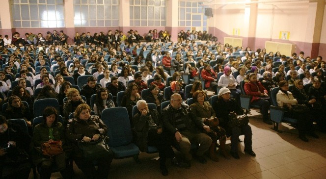 “geri  Dönüştür  Dünyayı  Değiştir”  Projesi  Liselerde