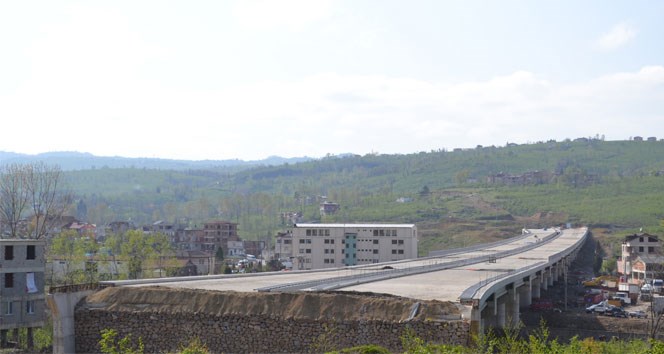 'Karadeniz trafiğini rahatlatacak Ordu Çevre Yolu kasım ayında hizmete girecek'