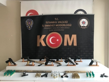 “Korsan Durak” Çetesi Operasyonunda Ele Geçirenler Dikkat Çekti
