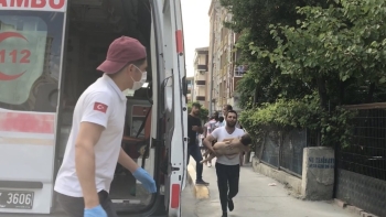 (Özel)  Nefes Alamayan Oğlunu Ambulansa Taşıyan Babanın Yürek Yakan Feryatları
