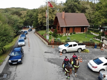 (Özel) Atlı Polis Ekiplerinden Belgrad Ormanı’Nda Korona Virüs Denetimi
